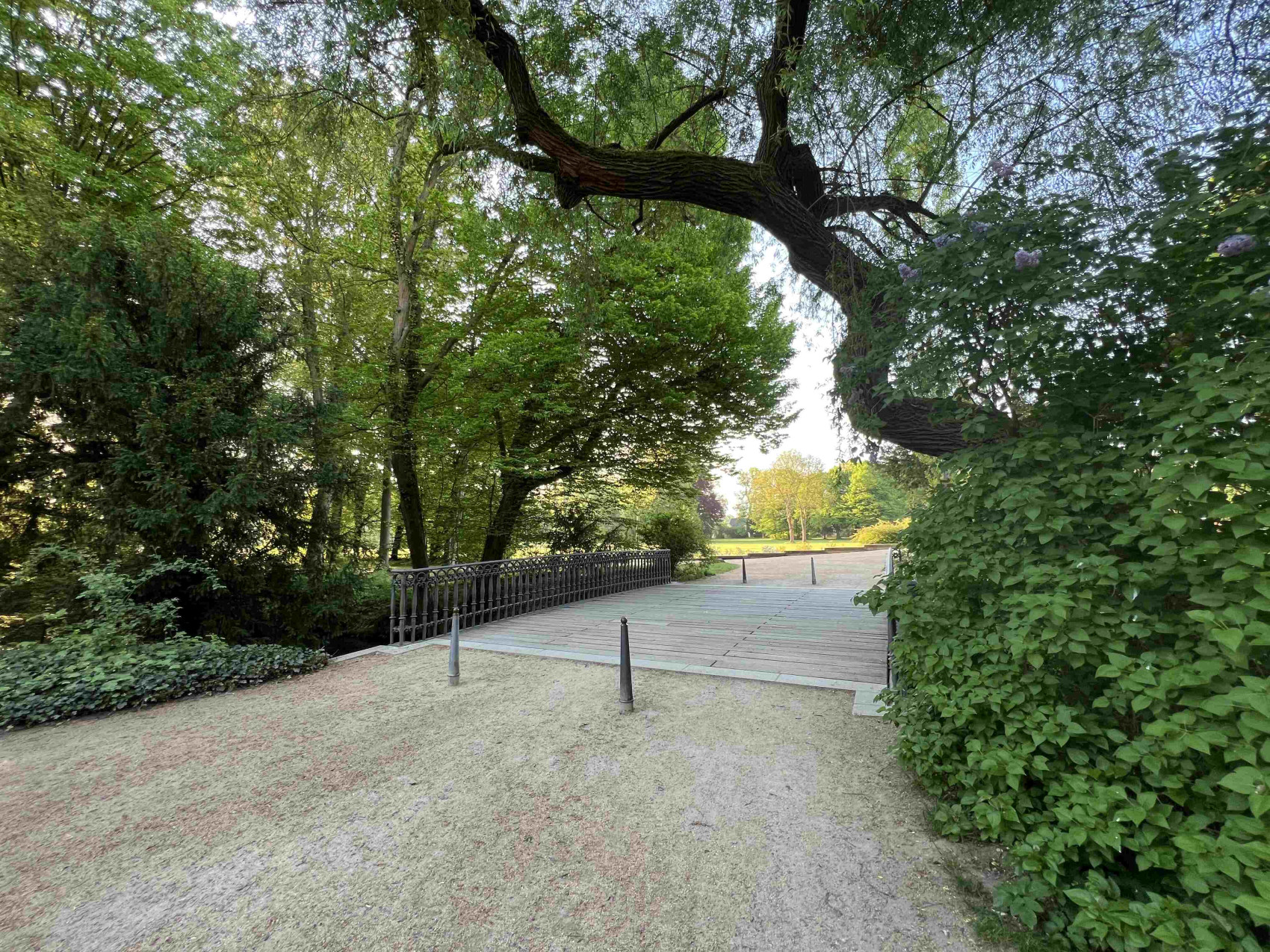 Die Rehderbrücke in Richtung Neues Schloss.